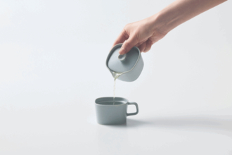 1人分のお茶がおいしく飲める、ニュアンスカラーがステキな美濃焼の急須「SUKIMA（スキマ）」