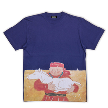 感動の名作絵本『スーホの白い馬』の表紙を大胆にデザインしたTシャツが新発売！