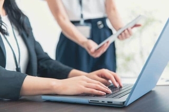 「もう二度と、週休2日に戻れない」 海外の週休3日制「実験」、好意的な結果に...英国では賛同企業も増加中、世界的トレンドとなるか？（井津川倫子）