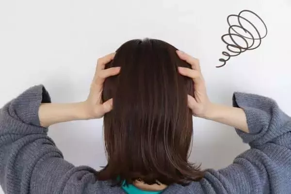 「ママ友付き合いで...ストレスを感じやすい場面　3位「グループLINE／連絡網でのやりとり」、2位「PTA・役員・係の活動」、1位は？」の画像