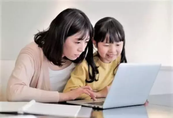 ネット動画、子どもと見てますか？ 小中学生6割が親子一緒、子に説明しながらの親も5割...イマドキ親子の新しい会話風景