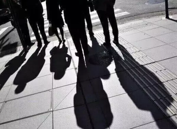 2023年の景気、「悪化」見込む企業4社に1社...昨年の2倍！「原料高・物価上昇・消費落ち込み」に加え、「インボイス」も懸念材料