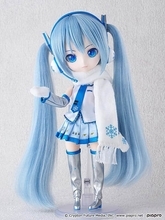 「初音ミク」雪ミクがドール化　 好みの目線やポージングに