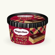 ハーゲンダッツ「ジャポネ オペラ～ほうじ茶仕立て～」　キャラメルやチョコも重ねた