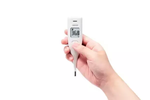 オムロンの「音声付電子体温計」　ボタン1つで簡単検温、音声で結果を通知