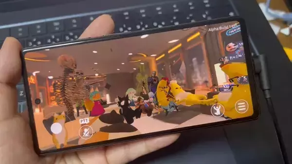 「VRChat」にスマホ版登場　想像以上に「サクサク使えるので驚き」