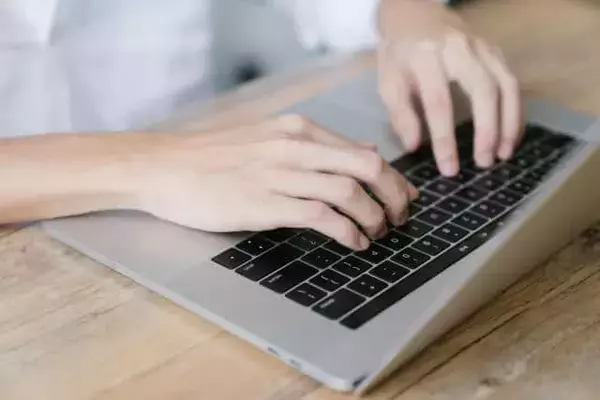 再三延期してた「アップル」もいよいよ？！ 相次ぐ「オフィス戻れ」発令...「リモート慣れ」海外ビジネスエリートたちはどう出る？（井津川倫子）