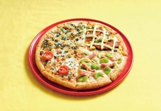 桜えびやあさりなど旬の食材を使った限定ピザ　ドミノ・ピザから