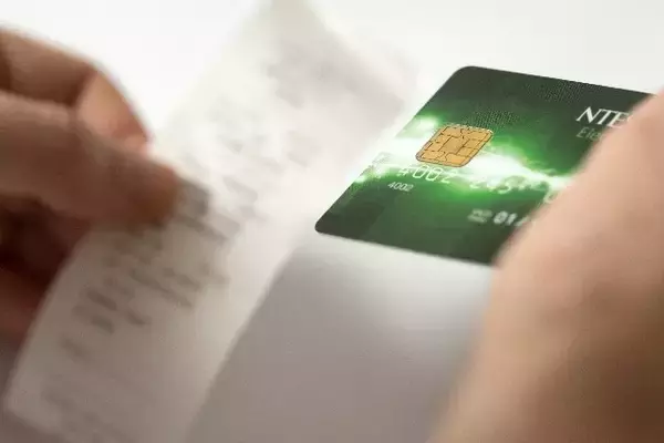 レシートは黙って手渡すもの？　念押しにいらだつ人もいて