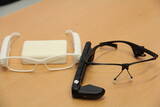 「【BuzzBiz 2020】視覚障がい者の「目」になる進化したメガネ　「dynaglass」の開発秘話」の画像1