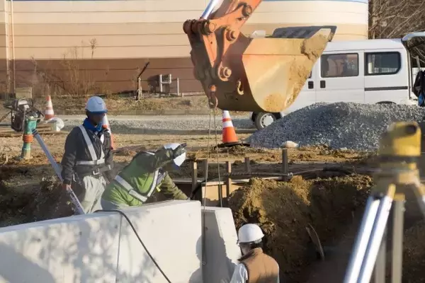 「新型コロナ感染者、建設・製造で2倍超に拡大　死亡するケースも発生」の画像