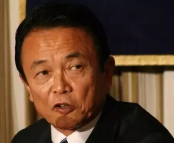 【襲来！新型コロナウイルス】急転直下「国民1人一律10万円！」の裏を読み解く　安倍首相VS麻生財務相の暗闘は二階幹事長の「ちゃぶ台返し」で決着？
