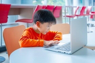 子供の小学校は休校！ 私はオンライン授業に疲弊して胃痛に襲われた！