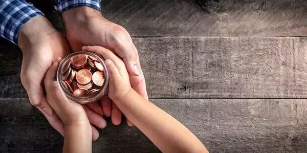 「小学４年生の資産づくり　20歳で200万円は達成可能か？」の画像