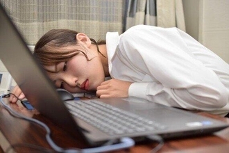JR終電繰り上げは朗報か迷惑か？ 「残業が減って働き方改革に」「逆に会社に泊まり込む人が増える」と賛否両論（2）