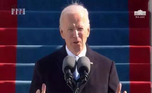 「東京五輪、緊急事態宣言延長で「お先真っ暗」 決められないバッハ、頼みのバイデン米大統領の評判（3）」の画像