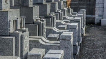 コロナ禍で赤字の仏具店が急増  仏事にも新しい様式増え、市場縮小