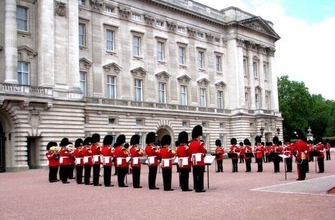 メーガン妃、今度は絵本作家デビュー　プライベートを「切り売り」？ 「盗作疑惑」も飛び出し非難殺到（井津川倫子）