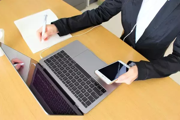 お客との「キャッチボール」をオンライン化  ソフトバンクの商談数は1.2倍に急伸（藤崎健一）