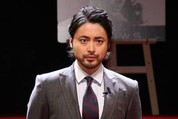 自分の胸毛を使ってお花の解説 山田孝之の植物番組がシュールさ大爆発 18年10月1日 エキサイトニュース