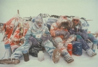 30年前「南極横断」に成功した冒険家が集結　環境と平和訴えるプロジェクト