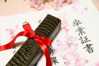 ロンブー淳、リトグリが「おめでとう」　新型コロナで卒業式中止、代わりに粋なプレゼント