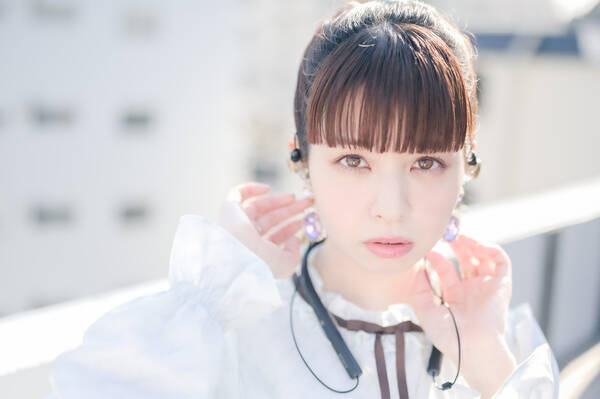 春奈るな Just Ear で大好きな音楽に包まれて ソニーとのコラボモデル発売記念pv公開 年12月4日 エキサイトニュース