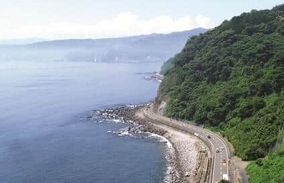 熱海土石流で国道135号通行止め　有料道「熱海ビーチライン」無料開放