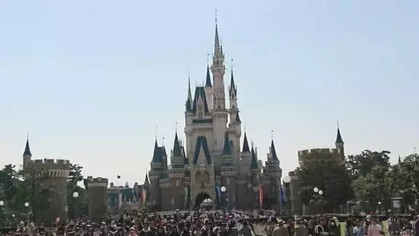 ディズニーランド・シーでモバイルバッテリー借りられる　園外でも返却可能