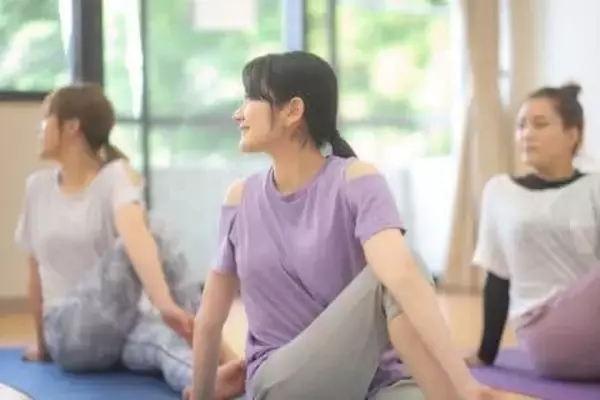 「スポーツの秋」腸に効く運動は　手軽なウオーキングとリラックスするヨガ