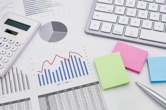 「値上げしない宣言」で話題に...サイゼリヤ社員の平均給与はいくら？ 気になる業績推移や平均勤続年数もチェック！