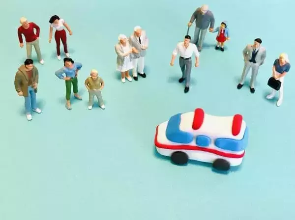 救急車は約5.1秒に1回出動、国民23人に1人搬送...消防庁調査 12月、月曜日、午前10～12時の出動が多かった　では、到着時間はどれくらい？（鷲尾香一）