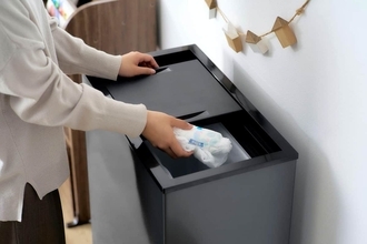 アイリスオーヤマ「冷凍ごみ箱」　生ごみなど冷凍保管してニオイを抑える