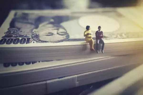 日本人の平均年収、最新データは前年比2.4%増「443万円」 コロナ禍前に戻ってきたが...正社員と正社員以外の「格差」まだ心配（鷲尾香一）