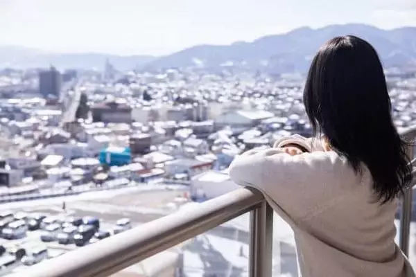 大学生・短大生の生活環境、新型コロナが及ぼした影響は？...生活費は減ったが、親の仕送り＆アルバイト収入も減って厳しさ増す（鷲尾香一）