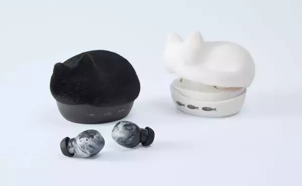 猫をかたどった充電ケースにふわふわの毛並みのような加工　ワイヤレスイヤホン