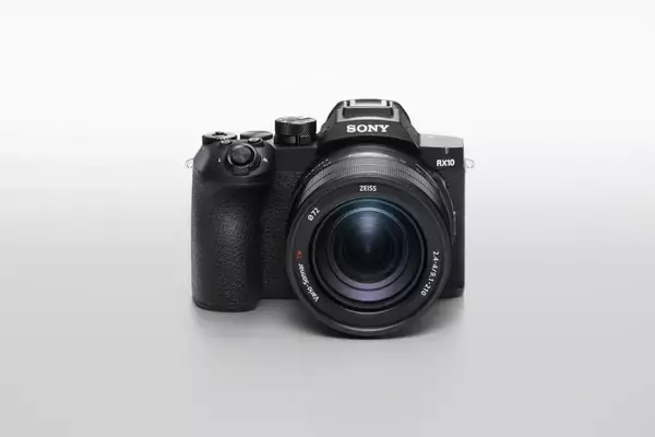 ソニー、AIが被写体を認識するレンズ一体型デジカメ　光学25倍ズームレンズ搭載