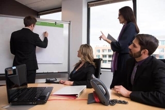 グローバル人材の転職動向　レイオフ頻発で会社の将来性に不安...転職活動で重視するものとは？