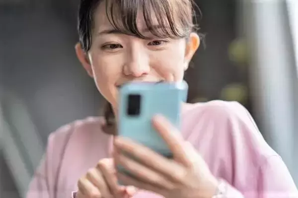 携帯大手3社、店頭の手数料「一律3850円」に値上げ！　ネット騒然「談合では？」「オンライン手続きに誘導する狙い？」「自分でやる方法を覚えよう」