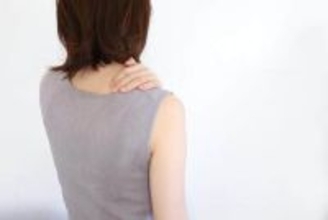慢性的な痛みや不調が気になる部位　3位「首こり」、2位「肩こり」、1位は？