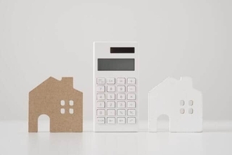 日銀の利上げ発表で住宅の購入意欲は？　「やや慎重になった」57.4％、「変わらない」36.2％　LIFULL HOME'S調査