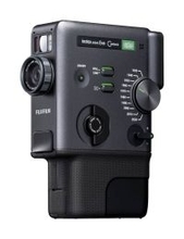 インスタントカメラ「instax mini Evo Cinema」　静止画に加え動画も撮影できる