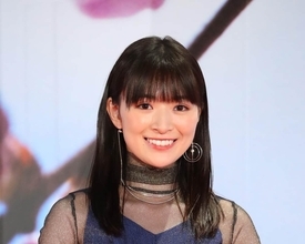 仲間由紀恵のセーラー服姿かと...　「ちむどんどん」若い時の優子（優希美青）が「ドンピシャ」