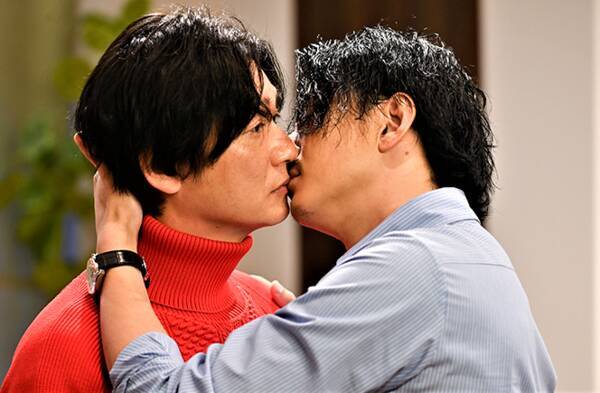 あのときキスしておけば 松坂桃李と三浦翔平 恋のフラバトル に笑い過ぎて昇天の声 井浦新と三浦翔平 ついにキスしたー マジか 負けるな モモチ の応援コール大合唱 21年5月30日 エキサイトニュース