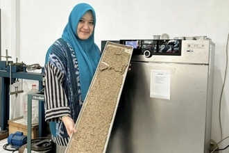 Brawijaya Academic makes Mulch from Banana Waste and Water Hyacinth