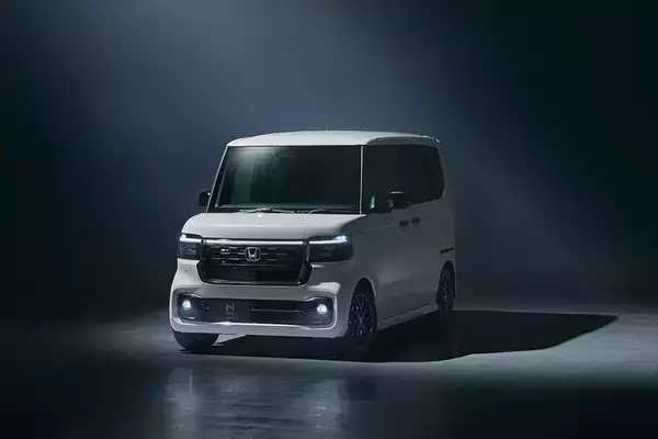 「Honda、「N-BOX CUSTOM」に特別仕様車「BLACK STYLE」を設定し発売」の画像