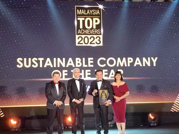 「HEKTAR REIT Receives Two Inaugural Honors at Malaysia Top Achievers 2023 Award」の画像