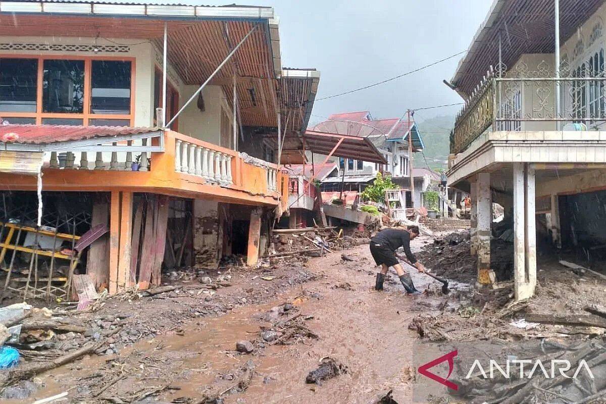 Indonesian Government's Swift Response in Recovering Flood-hit Sumatra