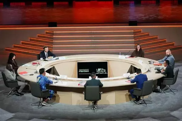 「Representatives from More Than 40 Countries Discuss New Models of Global Growth in Moscow」の画像