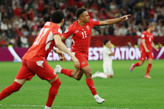 喜ぶエンドイ　Ｗ杯サッカー
